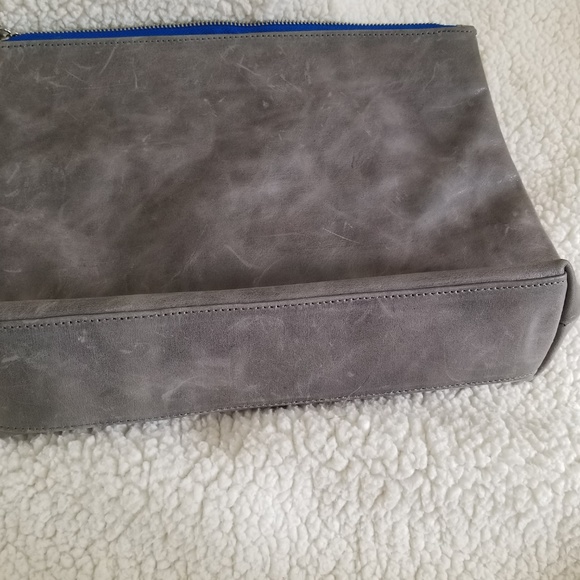 Agustino Gray Leather Clutch NEW! - Picture 4 of 6